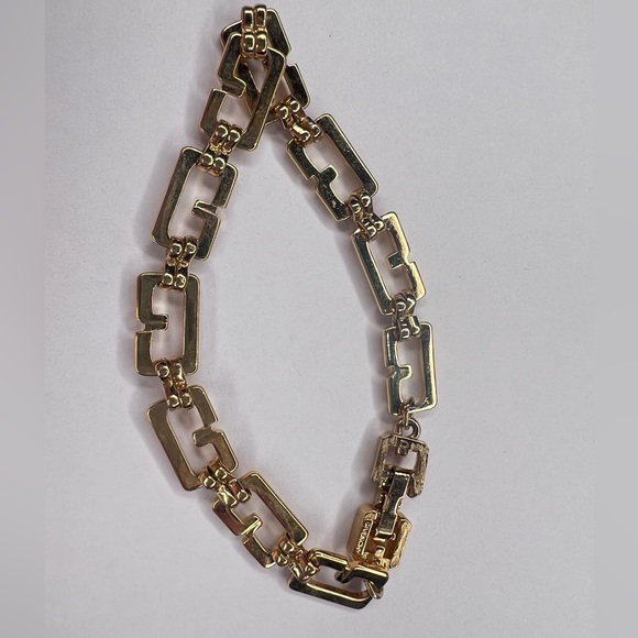 SOLD ❤️Givenchy Vintage Interlocking “G” goldtone bracelet - Picture 2 of 5